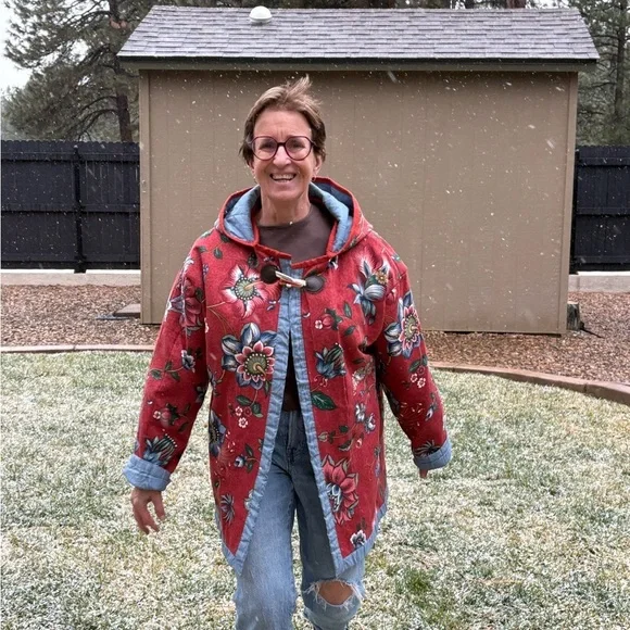 Handmade Quilted Floral Red Women's Jacket - Picture 12 of 13